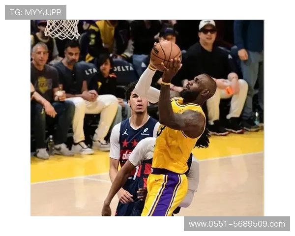 詹姆斯近14战12胜享受比赛展现统治力